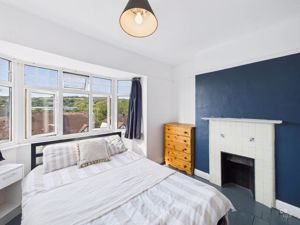 bedroom - click for photo gallery